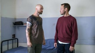 Lääkärit spoilerit: Jimmi Clay saa pelottavan uuden vankilakaverin...