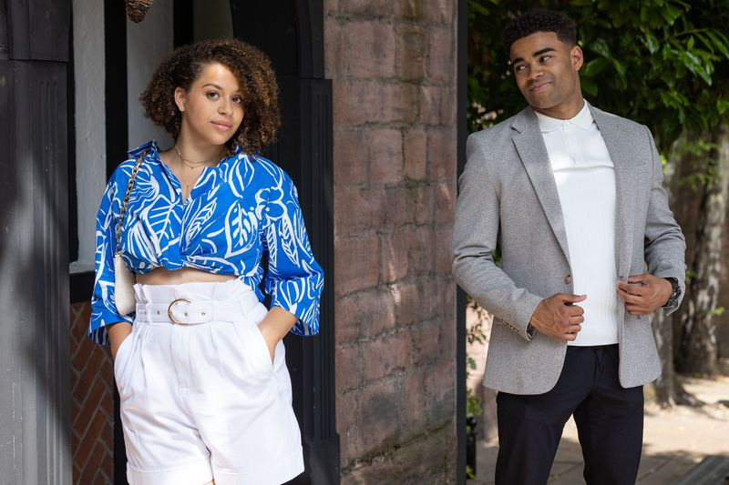 Prins McQueen met verloofde Olivia in Hollyoaks