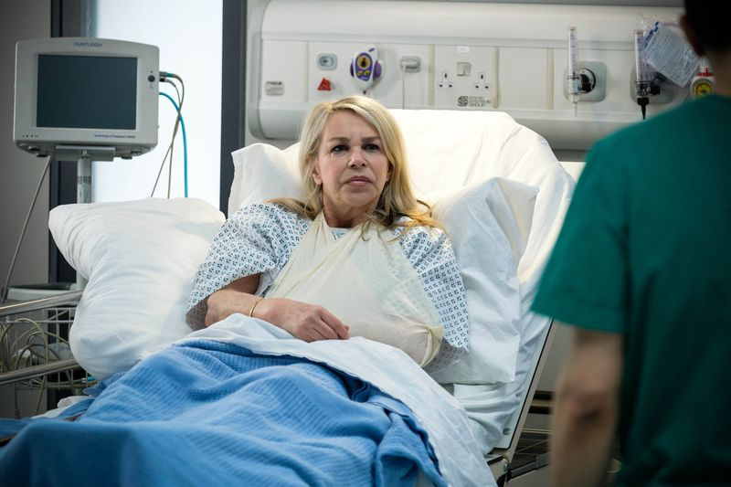 Vanessa Lytton gör ett chockframträdande i Casualty
