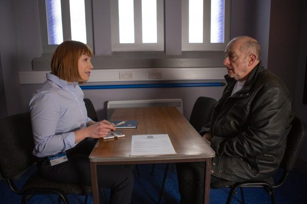 Spojlerji na ulici Coronation Street: Geoff Metcalfe vrže bombo!