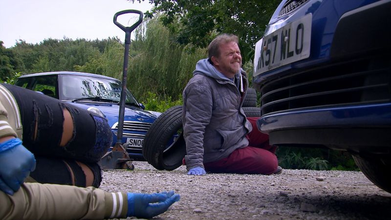 Dan colapsa en Emmerdale
