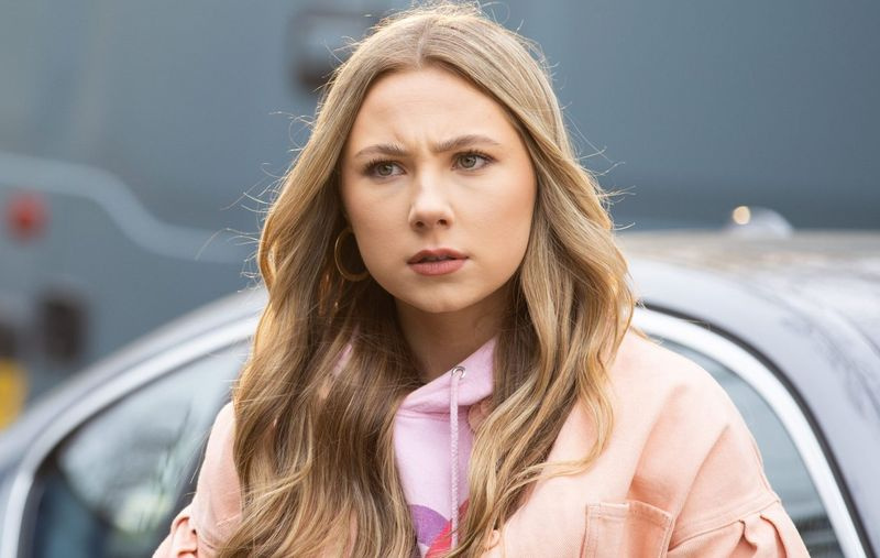 Peri Lomax Hollyoaksissa