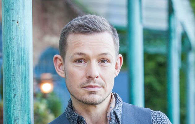 アダム・リキットが演じるホーリーオークスのカイル・ケリー