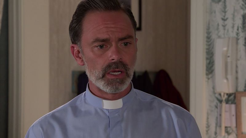 Billy fica surpreso quando Todd chega em casa e propõe com um anel.