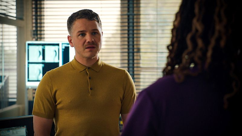 Ο David Ames υποδύεται τον Dominic Copeland στο Holby City