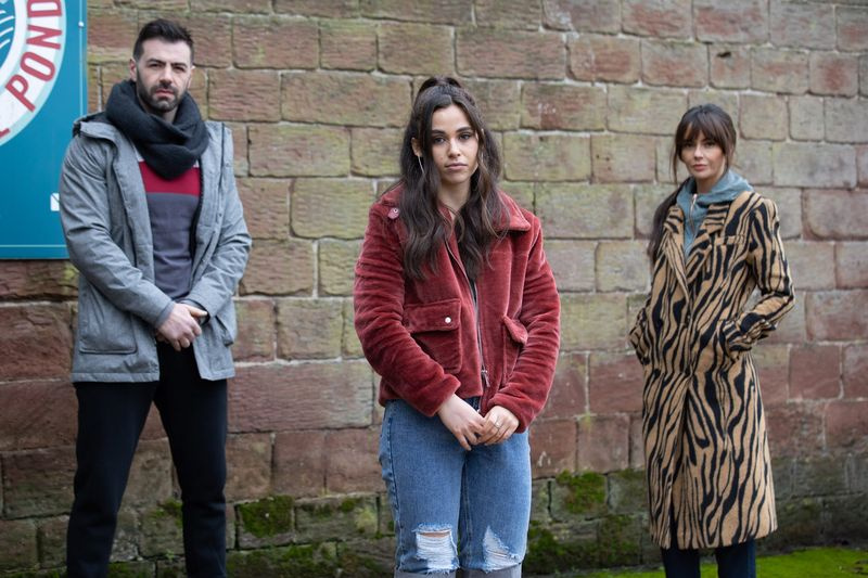 Mercedes McQueen met Sylver en Cher in Hollyoaks