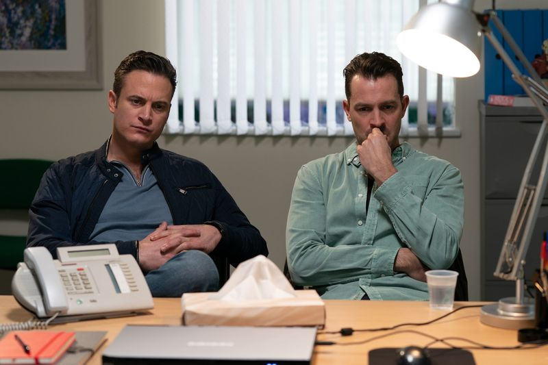 Luke Morgan et Darren Osborne dans Hollyoaks