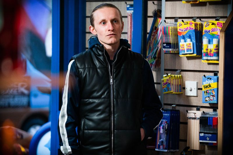 Stas Saunders apare în EastEnders