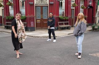Ronnie spoilers: Stacey Dooley serveert de roddels met de Butcher-Baker-Taylors!