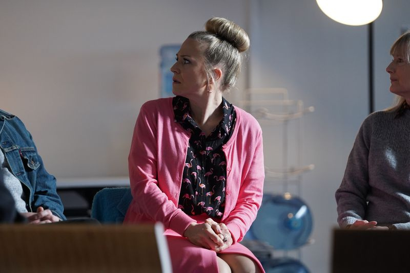 EastEnders Linda Carter στη συνάντησή της AA
