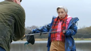 Doctors spoilers: Valerie Pitman pleacă într-o aventură de pescuit!