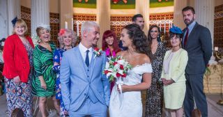 ΑΓΑΠΗΜΕΝΑ HOLLYOAKS: Ημέρα γάμου! Η Cleo McQueen ετοιμάζεται να παντρευτεί τον Joel