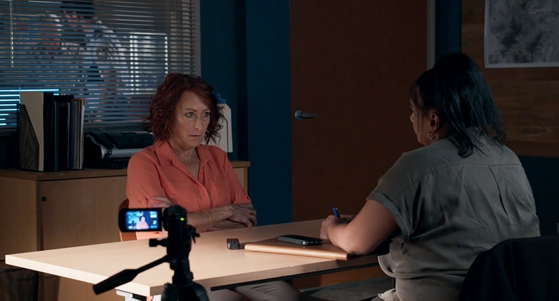 Spoilers de local y visitante, Irene Roberts, Amy Peters