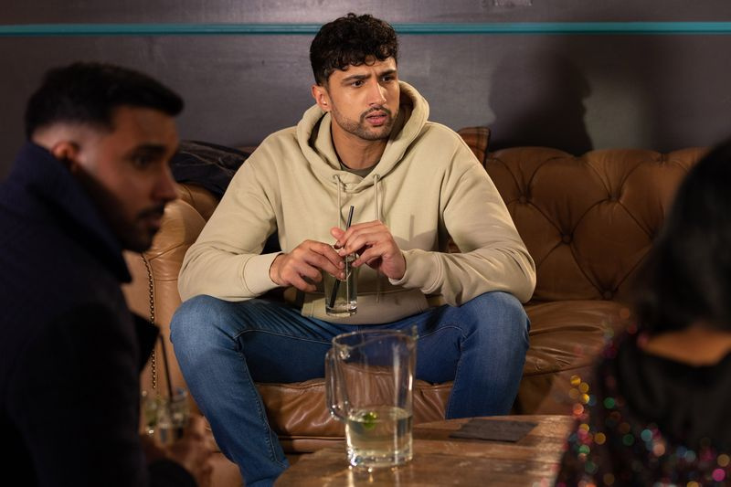 Shaq Qureshi în Hollyoaks.