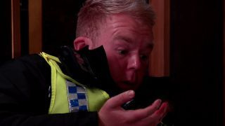 Spojlerji na ulici Coronation Street: Scott ustreli Craiga Tinkerja!