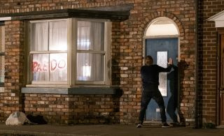 Spoilers de Coronation Street : Chesney Brown peut-il sauver Gemma et les quads de l'incendie ?
