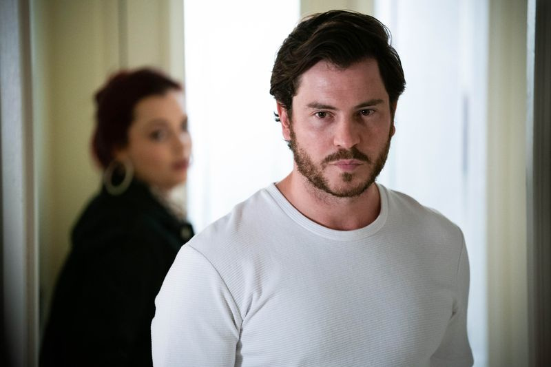Gray Atkins zabiega o Whitney Dean w EastEnders
