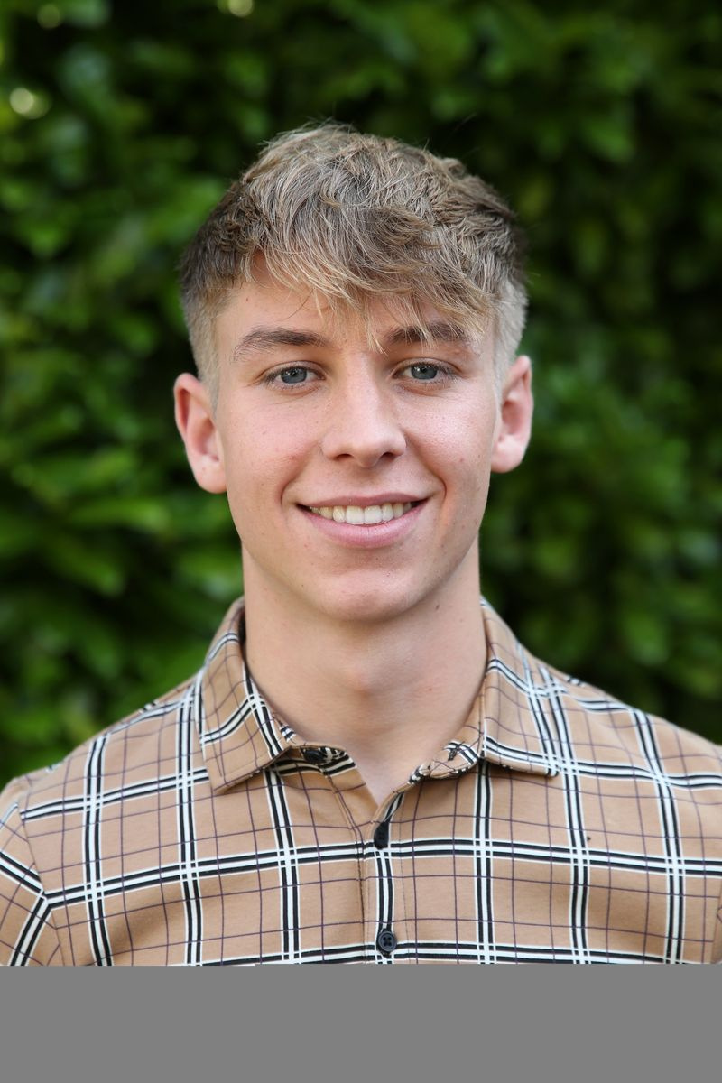 Sida Sumnerja igra Billy Price v Hollyoaksu
