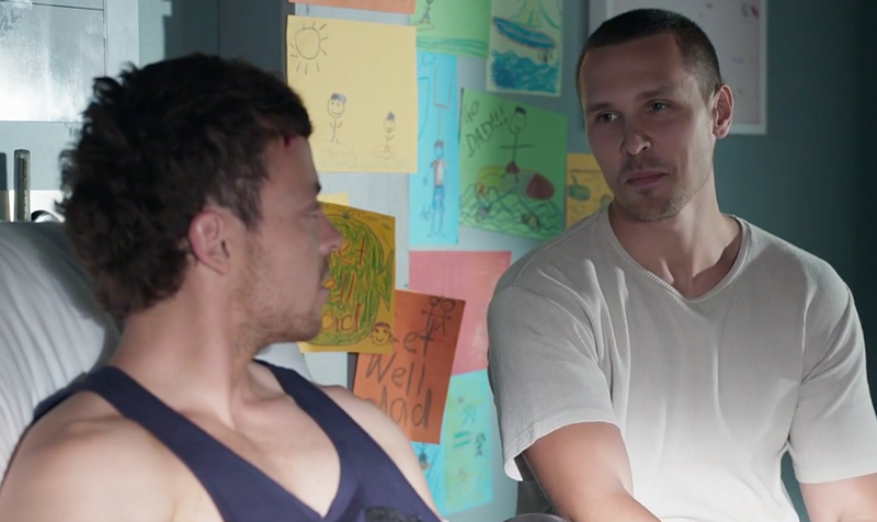 Dean Thompson e Logan Bennett in A casa e fuori