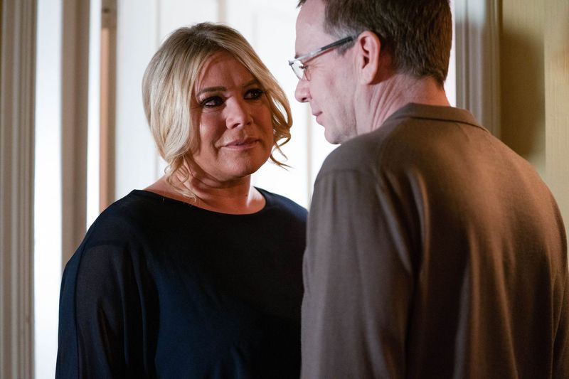 Εβδομάδα 3 EastEnders Πέμπτη 6207 Sharon Watts και Ian Beale