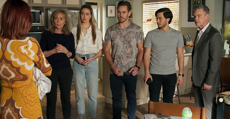 The Neighbors cast