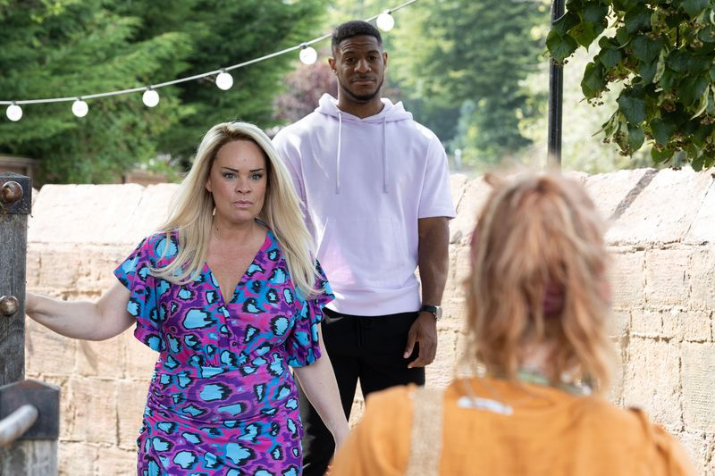 Nate Denby și Grace Black în Hollyoaks