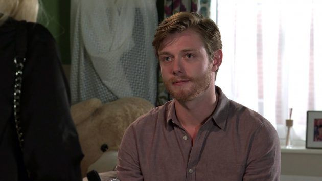 Daniel får goda nyheter från Nicky