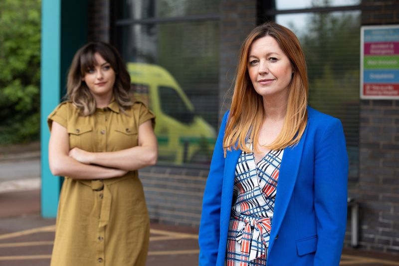 Uus ema Becky räägib Hollyoaksis Diane Hutchinsoniga