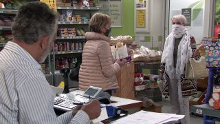 Spoilers de Coronation Street: ¿Puede Sally Metcalfe cambiar la opinión de Debbie sobre Abi?