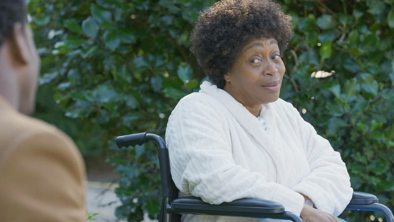 Doctori spoilere, Makeda Sylvester