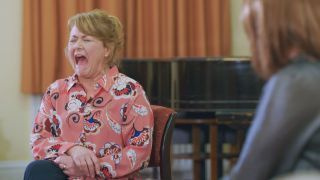 Spoilers de Doctors: Ex-estrella de Corrie Wendi Peters (alias Cilla) estrellas invitadas