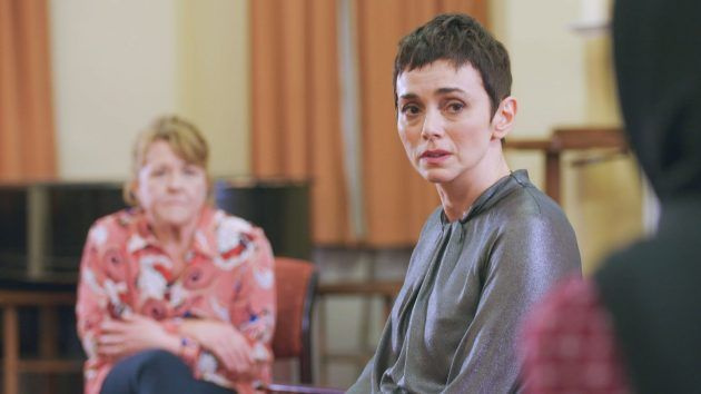 Spoilers de los médicos, Nicky Connolly, Esther Waterman