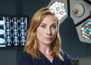 Σπόιλερ για το «Holby City»: Ο Jac Naylor ΣΥΓΚΡΟΥΜΕ με τον Hanssen!