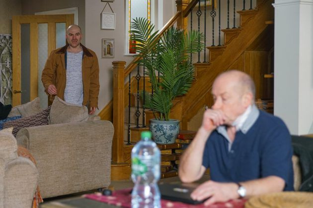 Coronation Streetin spoilerit: Onko Tim Metcalfe saanut Geoffin kiinni?
