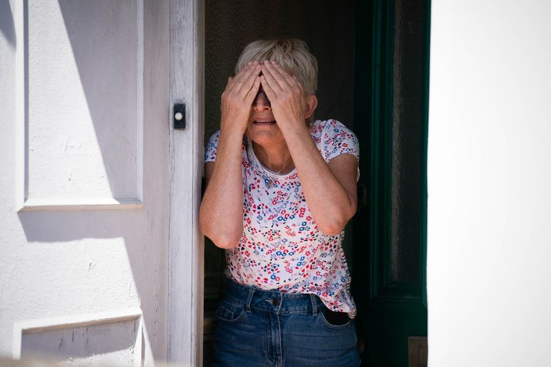 Jean Slater este speriat în EastEnders