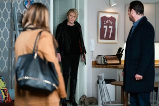EastEnders Shirley descoperă adevărul