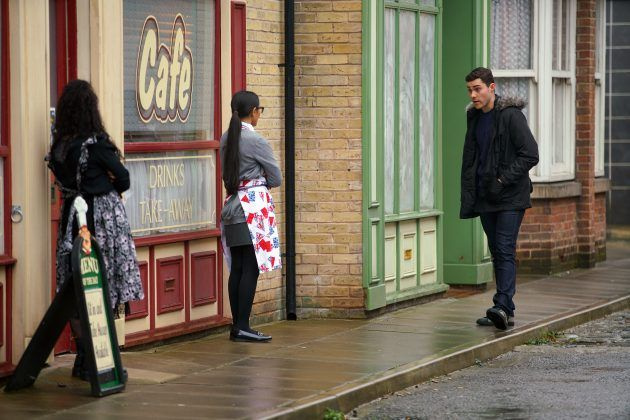 Coronation Street: Asha Alahan saadab Corey pakkima!