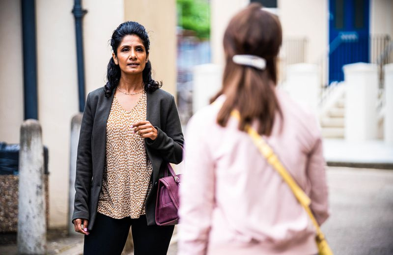 Suki Panesar se confruntă cu Honey Mitchell în EastEnders