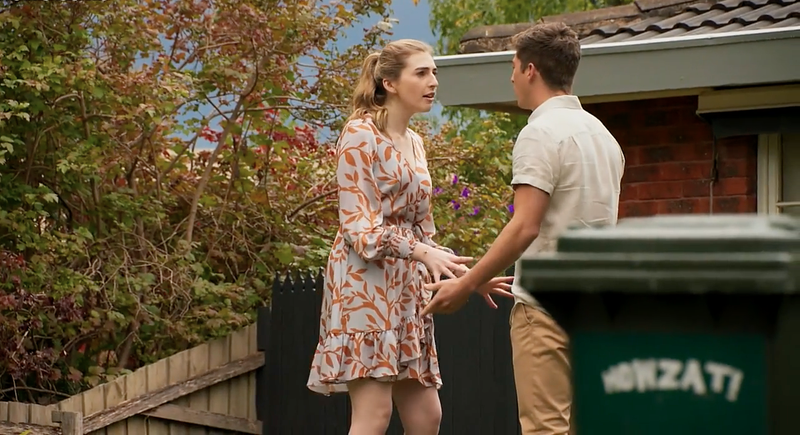 Naapurit spoilerit, Hendrix Greyson, Mackenzie Hargreaves