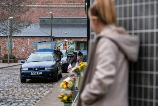 Spojlerji na ulici Coronation Street: Jade Rowan opazuje, kako Stapesi pobegnejo z ulice