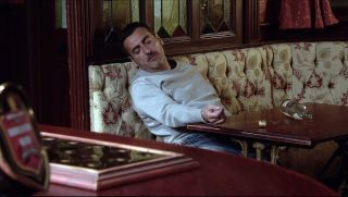 Spoilers de Coronation Street : Un Peter Barlow inconscient est transporté d'urgence à l'hôpital !