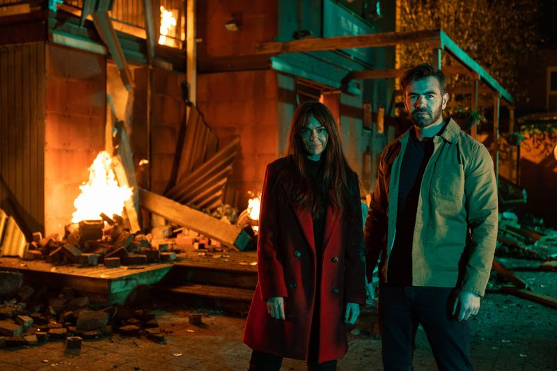 Μια έκρηξη προκαλεί καταστροφή στο Hollyoaks.