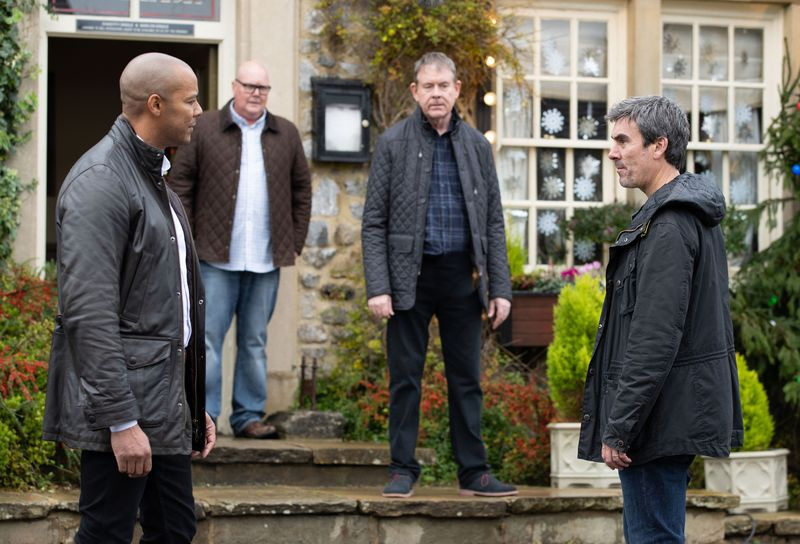 Spoilers de Emmerdale, PC Mike Swirling, Paddy Kirk, Al Chapman, Cain Dingle