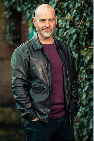 Robert Beck liitub Hollyoaksiga Fergus Collinsina