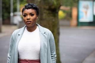 Spoilery Hollyoaks: Celeste Faroe jest wściekła na Peri Lomax