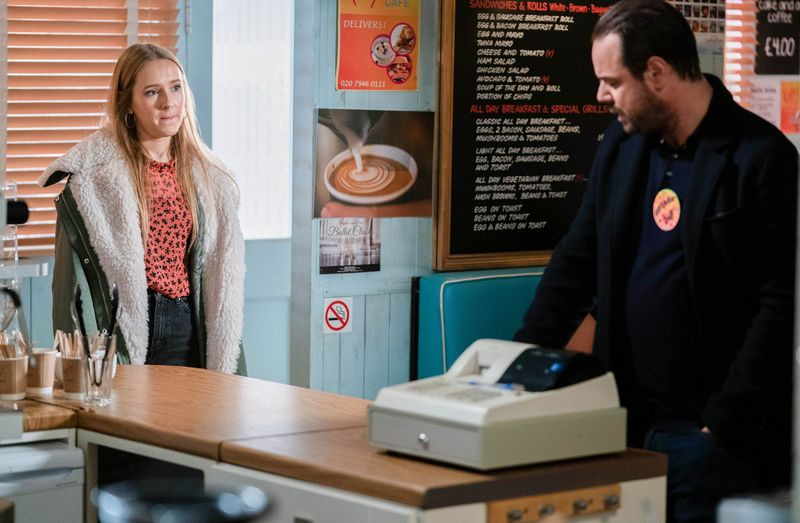 Săptămâna 3 EastEnders Marți 6206 Mick Carter și Frankie Lewis
