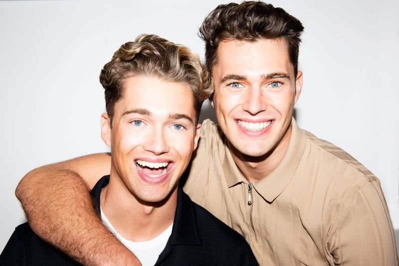 AJ ja Curtis Pritchard liittyvät Hollyoaksiin