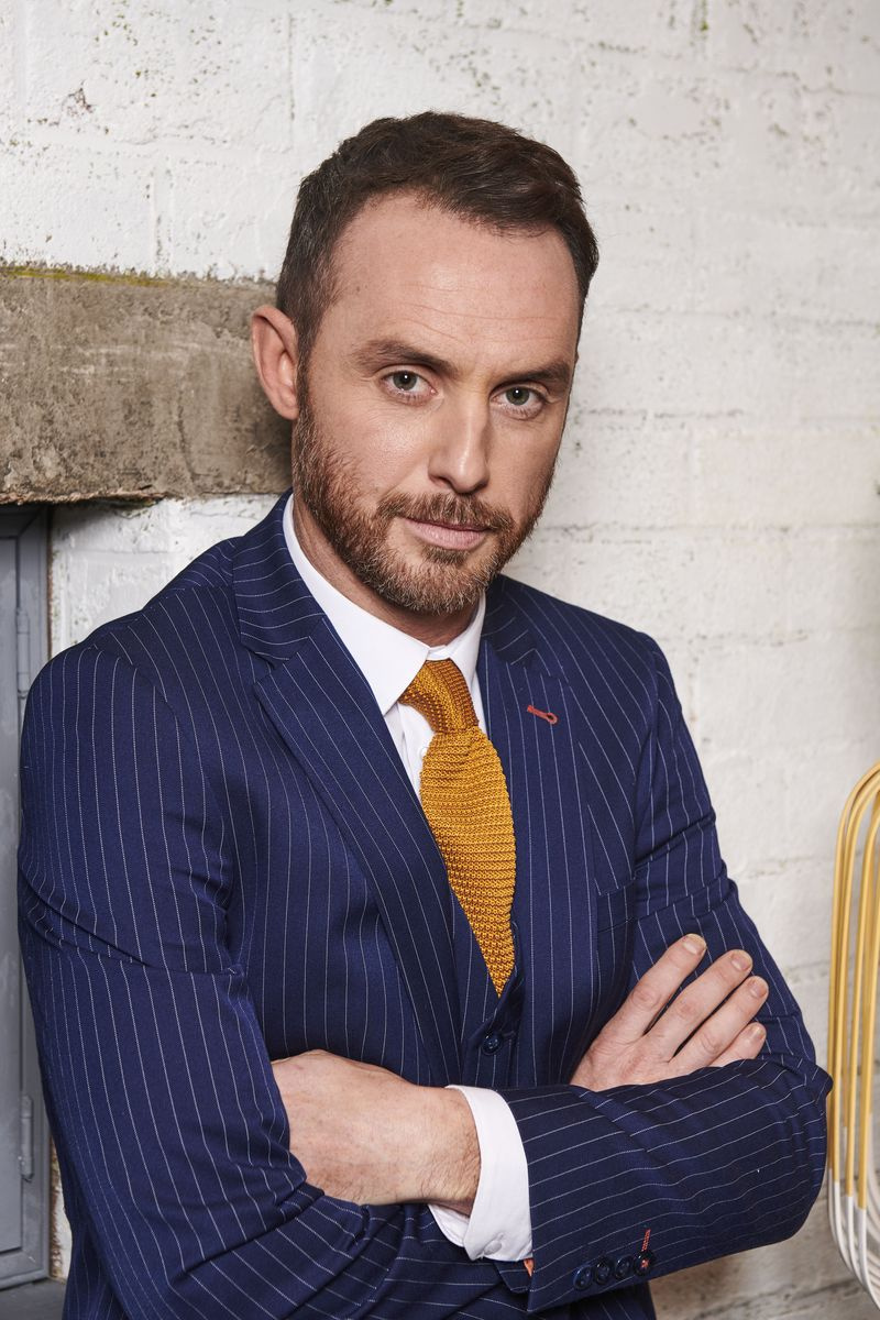 James Nightingale es interpretado por Gregory Finnegan en Hollyoaks