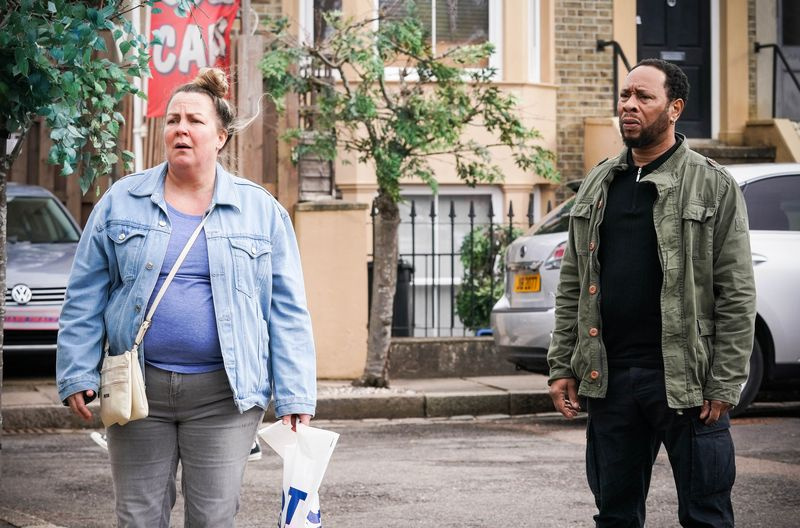 Karen Taylor è con Mitch Baker in EastEnders