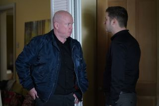 Spoilers EastEnders: Phil Mitchell ARESTAT când poliția apare în Piață?